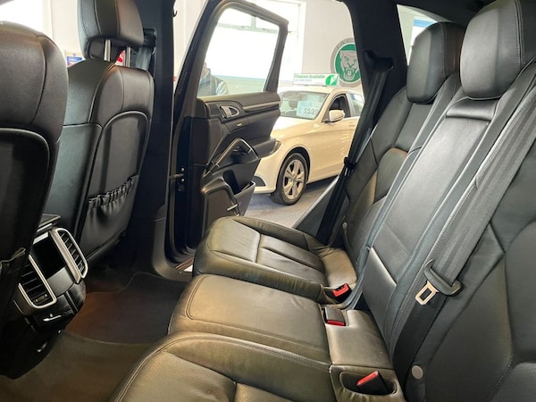 Used Porsche Cayenne 2012 for sale - 69945782: Photo 36