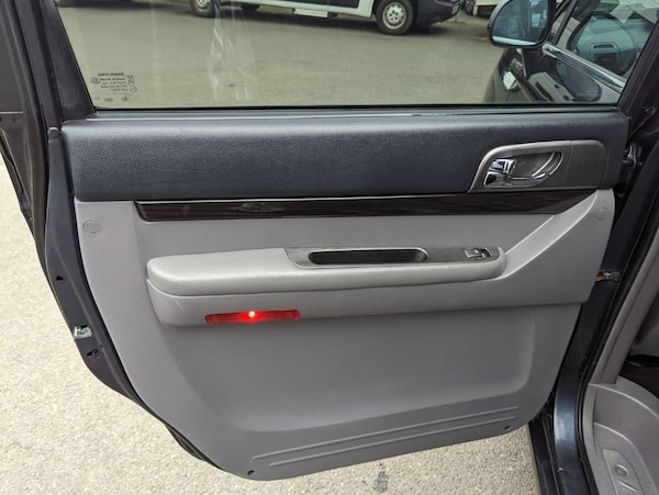 Used Ssangyong Turismo 2017 for sale - 68323453: Photo 24