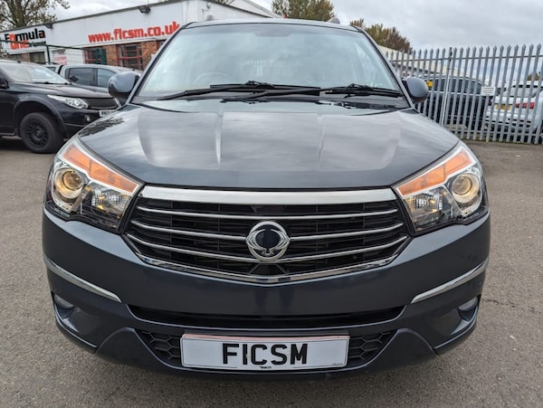Used Ssangyong Turismo 2017 for sale - 68323453: Photo 2