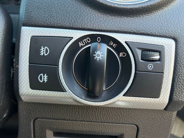 Used Vauxhall Antara 2011 for sale - 69945847: Photo 16