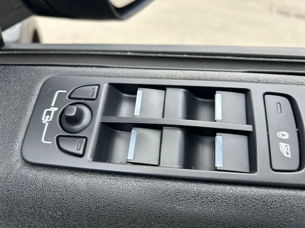 Used Land Rover Discovery Sport 2017 for sale - 71953509: Photo 13
