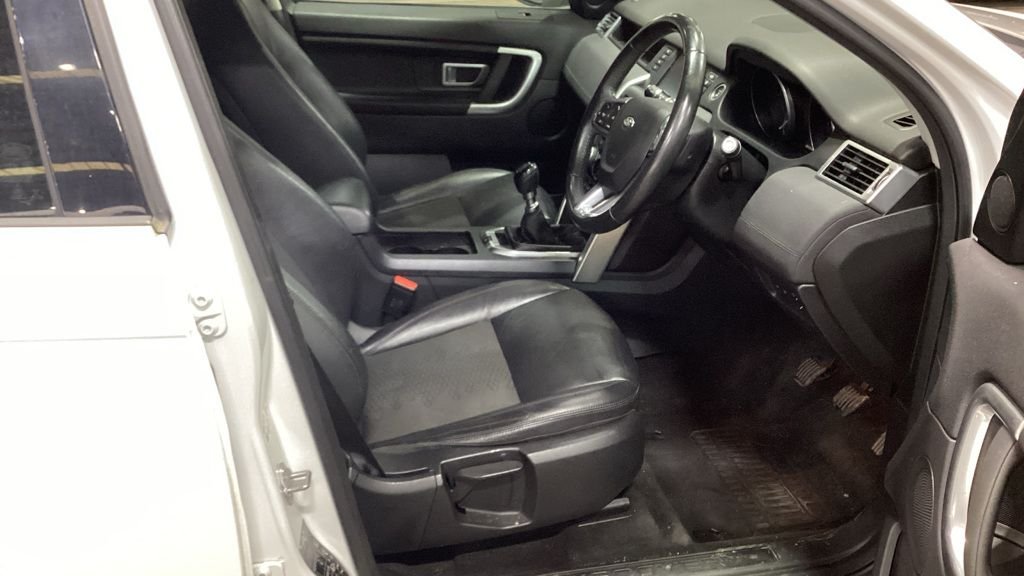 Used Land Rover Discovery Sport 2017 for sale - 77263412: Photo 7