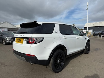 Used Land Rover Discovery Sport 2017 for sale - 76132471: Photo 3