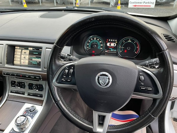 Used Jaguar XF 2013 for sale - 69945848: Photo 14