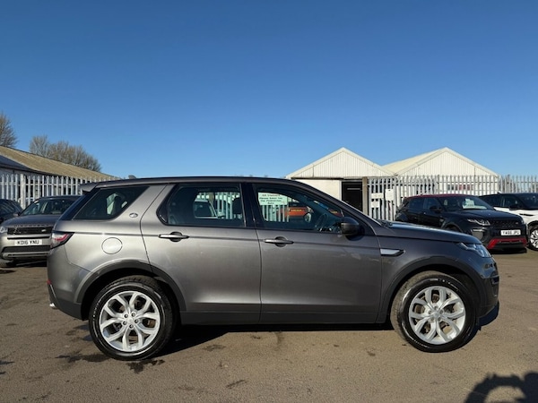 Used Land Rover Discovery Sport 2015 for sale - 73854087: Photo 10