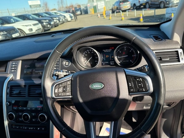 Used Land Rover Discovery Sport 2015 for sale - 73854087: Photo 19