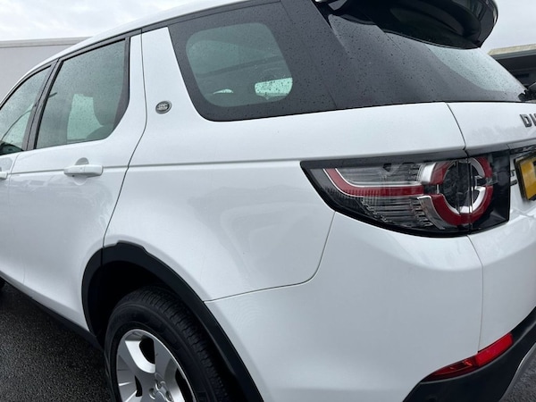 Used Land Rover Discovery Sport 2018 for sale - 70228300: Photo 11