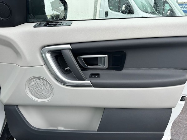 Used Land Rover Discovery Sport 2018 for sale - 70228300: Photo 14