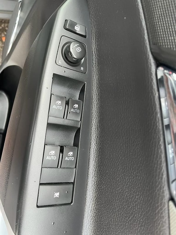 Used Vauxhall Antara 2014 for sale - 68907617: Photo 16