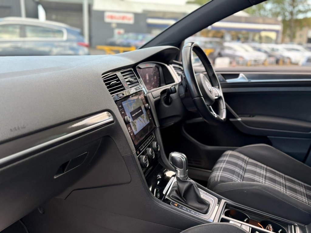 Used Volkswagen Golf 2019 for sale - 75347108: Photo 39