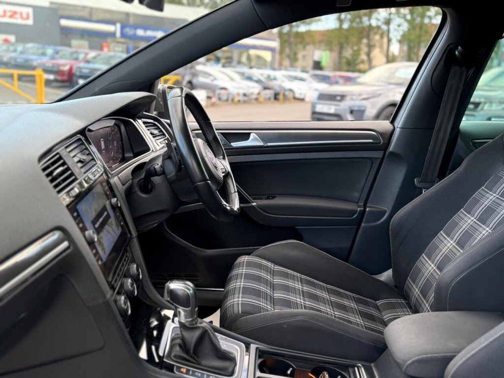 Used Volkswagen Golf 2019 for sale - 75347108: Photo 41