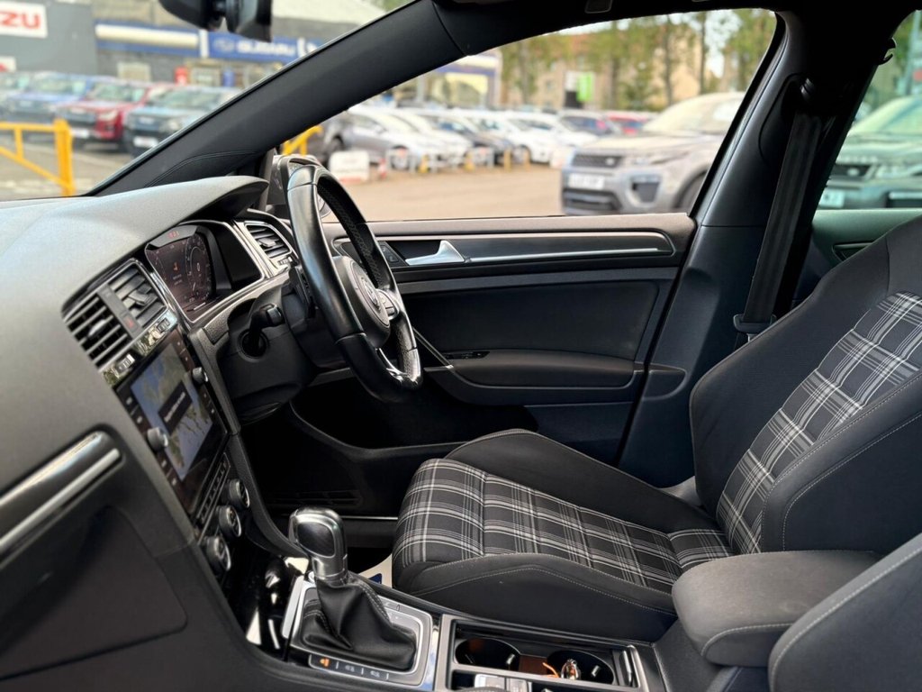 Used Volkswagen Golf 2019 for sale - 75347108: Photo 45