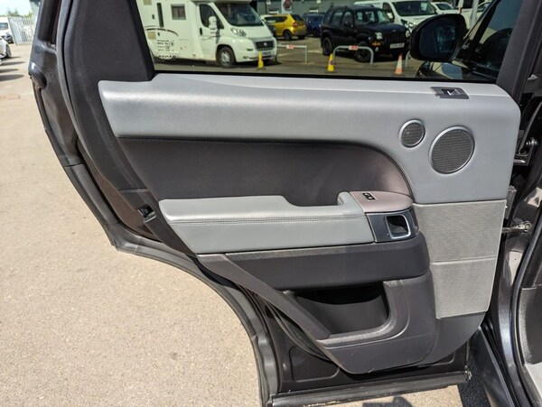 Used Land Rover Range Rover Sport 2016 for sale - 67715352: Photo 32