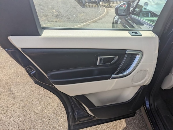 Used Land Rover Discovery Sport 2016 for sale - 67151967: Photo 46