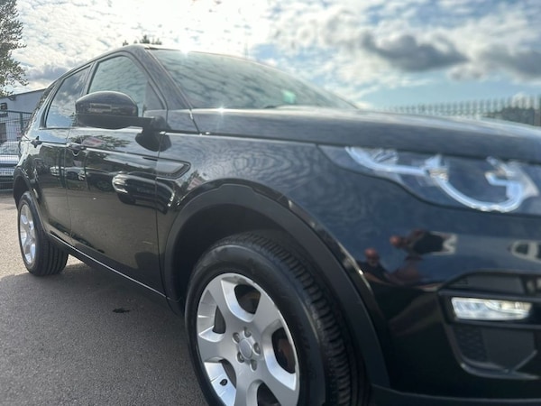 Used Land Rover Discovery Sport 2017 for sale - 68323197: Photo 9
