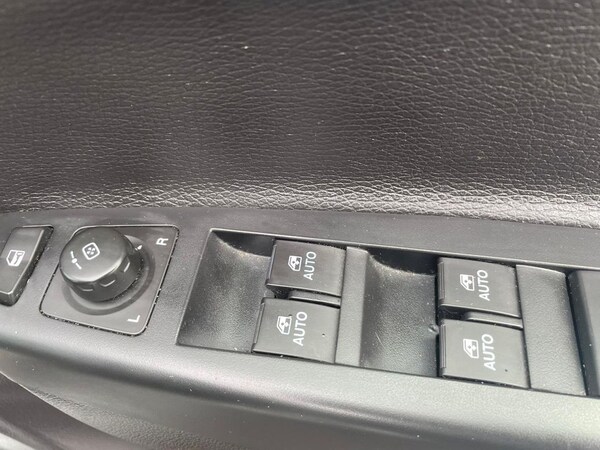 Used Vauxhall Antara 2014 for sale - 69945776: Photo 14