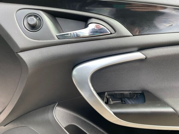 Used Vauxhall Insignia 2010 for sale - 69945775: Photo 15