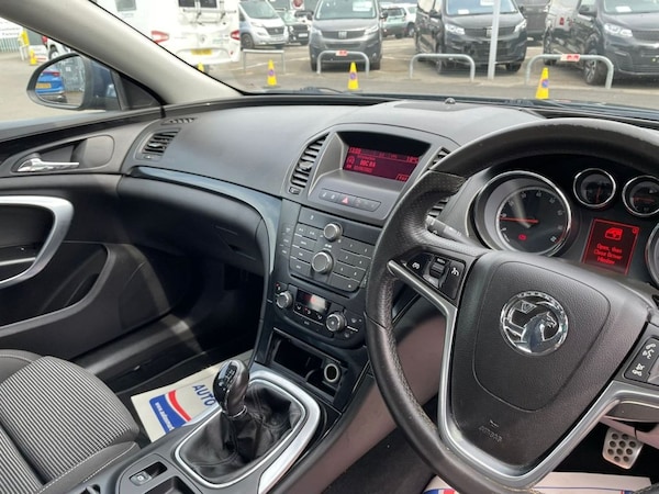 Used Vauxhall Insignia 2010 for sale - 69945775: Photo 17