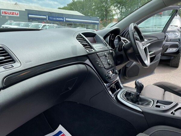 Used Vauxhall Insignia 2010 for sale - 69945775: Photo 29