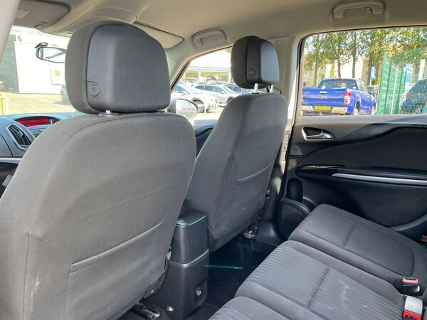 Used Vauxhall Zafira Tourer 2015 for sale - 66533517: Photo 27