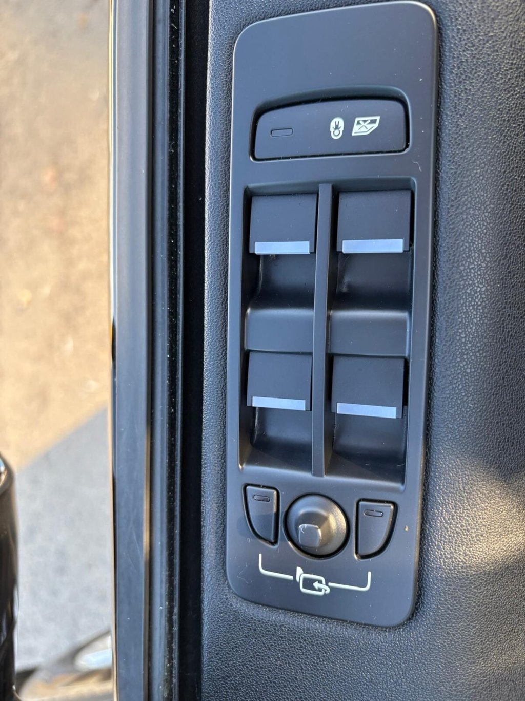 Used Land Rover Discovery 3 2020 for sale - 76482371: Photo 26