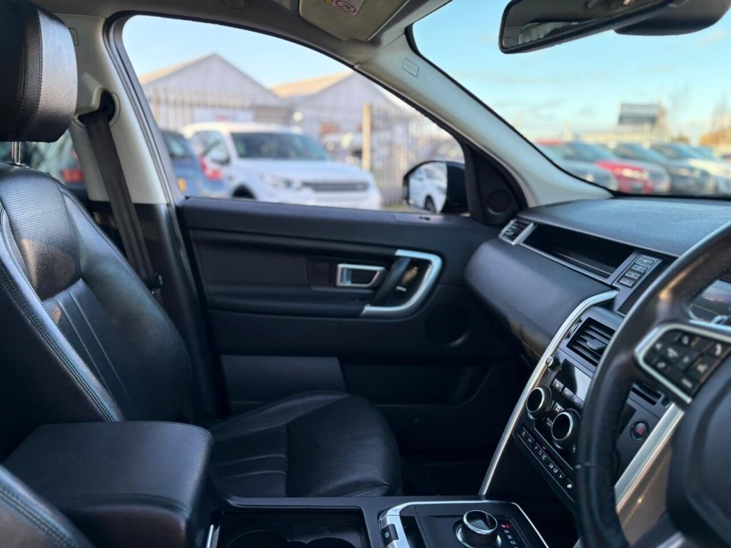 Used Land Rover Discovery 3 2020 for sale - 76482371: Photo 28