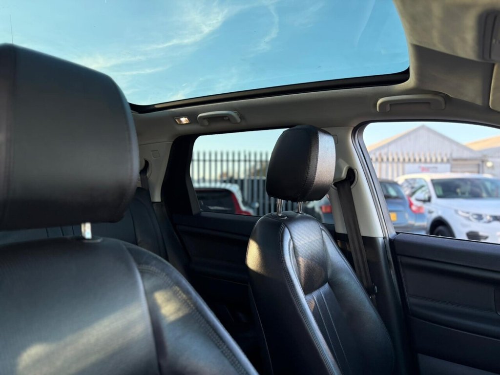 Used Land Rover Discovery 3 2020 for sale - 76482371: Photo 30