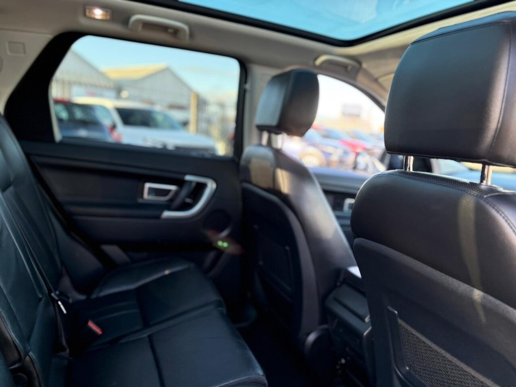 Used Land Rover Discovery 3 2020 for sale - 76482371: Photo 32