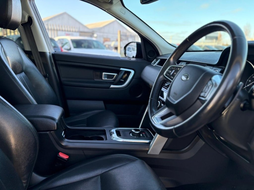 Used Land Rover Discovery 3 2020 for sale - 76482371: Photo 35