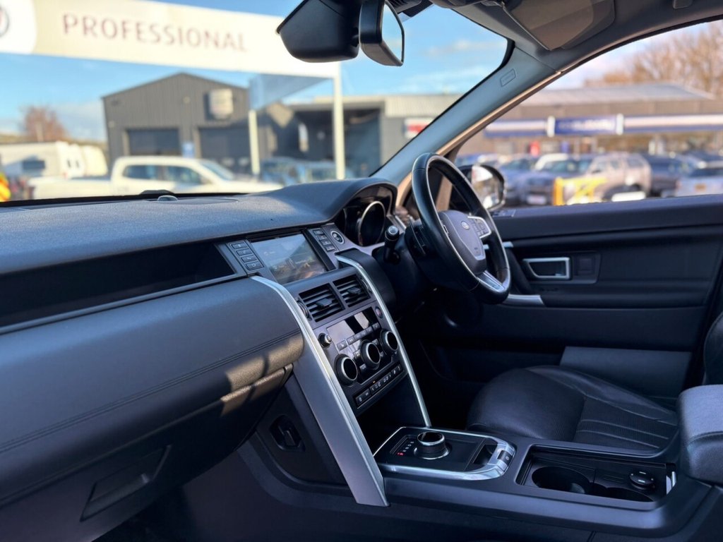 Used Land Rover Discovery 3 2020 for sale - 76482371: Photo 41