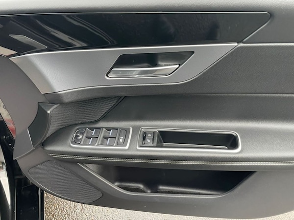 Used Jaguar XF 2016 for sale - 69945805: Photo 16