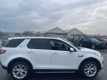 Used Land Rover Discovery Sport 2016 for sale - 76711100: Photo