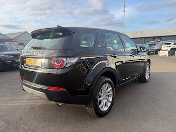 Used Land Rover Discovery Sport 2018 for sale - 77936838: Photo