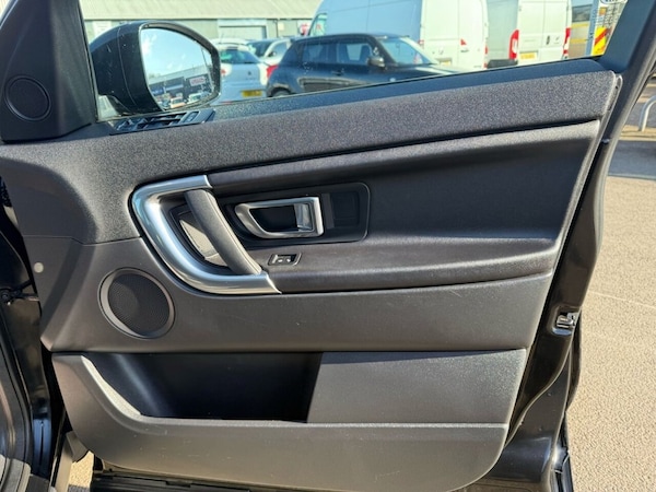 Used Land Rover Discovery Sport 2017 for sale - 73884004: Photo 14