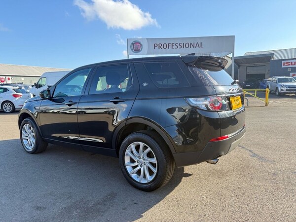 Used Land Rover Discovery Sport 2017 for sale - 73884004: Photo 2