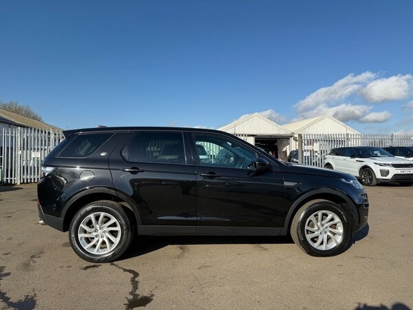 Used Land Rover Discovery Sport 2017 for sale - 73884004: Photo 9