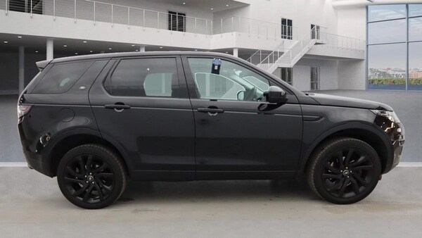 Used Land Rover Discovery Sport 2017 for sale - 74223304: Photo 9
