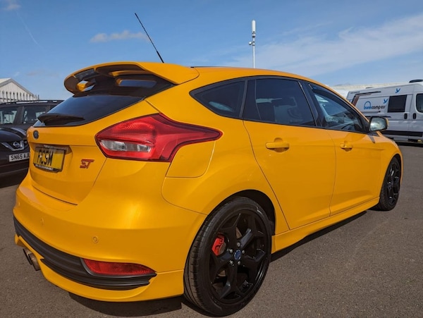 Used Ford Focus 2015 for sale - 66993281: Photo 7
