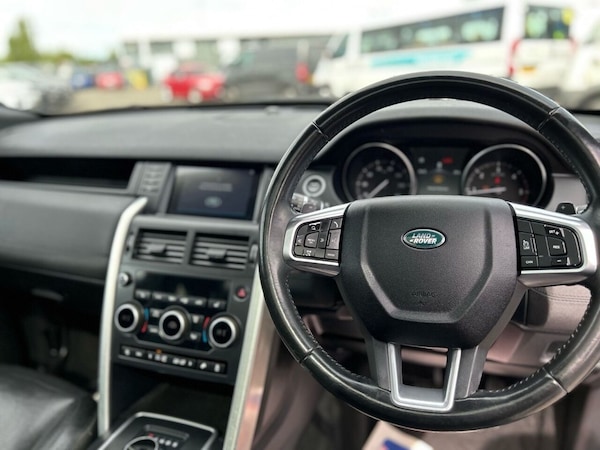 Used Land Rover Discovery Sport 2017 for sale - 74296396: Photo 16