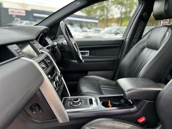 Used Land Rover Discovery Sport 2017 for sale - 74296396: Photo 31