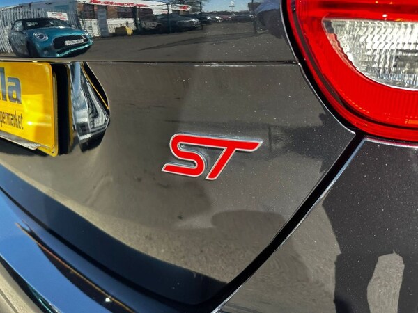 Used Ford Focus 2015 for sale - 66605590: Photo 13