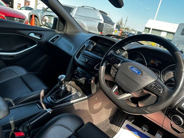 Used Ford Focus 2015 for sale - 66605590: Photo 22
