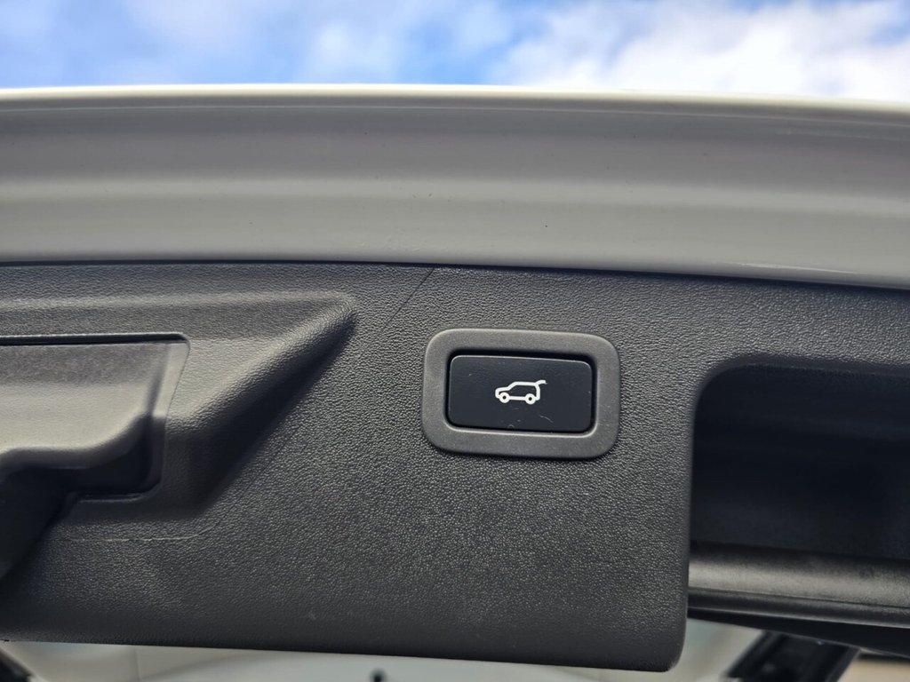 Used Land Rover Discovery Sport 2017 for sale - 76163262: Photo 37