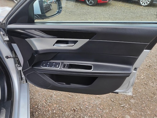 Used Jaguar XF 2017 for sale - 69945858: Photo 12