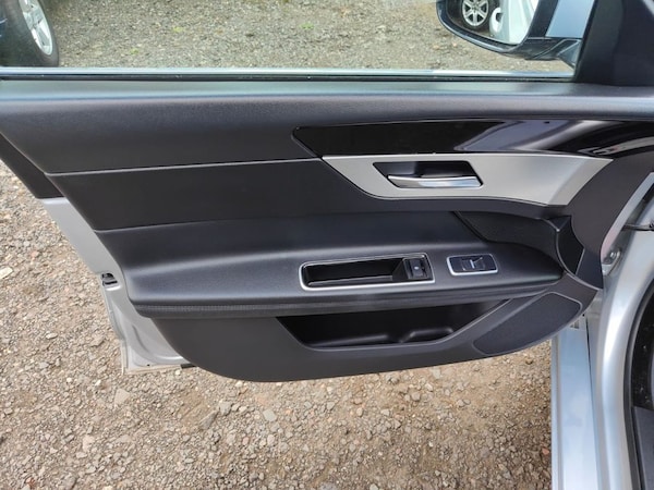 Used Jaguar XF 2017 for sale - 69945858: Photo 21