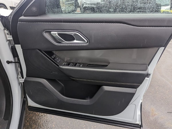 Used Land Rover Range Rover Velar 2018 for sale - 69941725: Photo 26