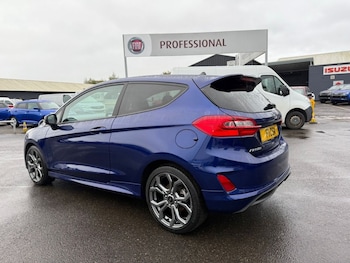 Used Ford Fiesta 2018 for sale - 76029180: Photo 2