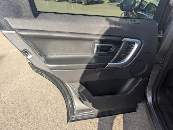 Used Land Rover Discovery Sport 2017 for sale - 72866304: Photo 28