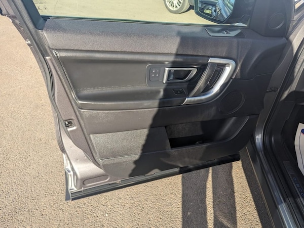 Used Land Rover Discovery Sport 2017 for sale - 72866304: Photo 31
