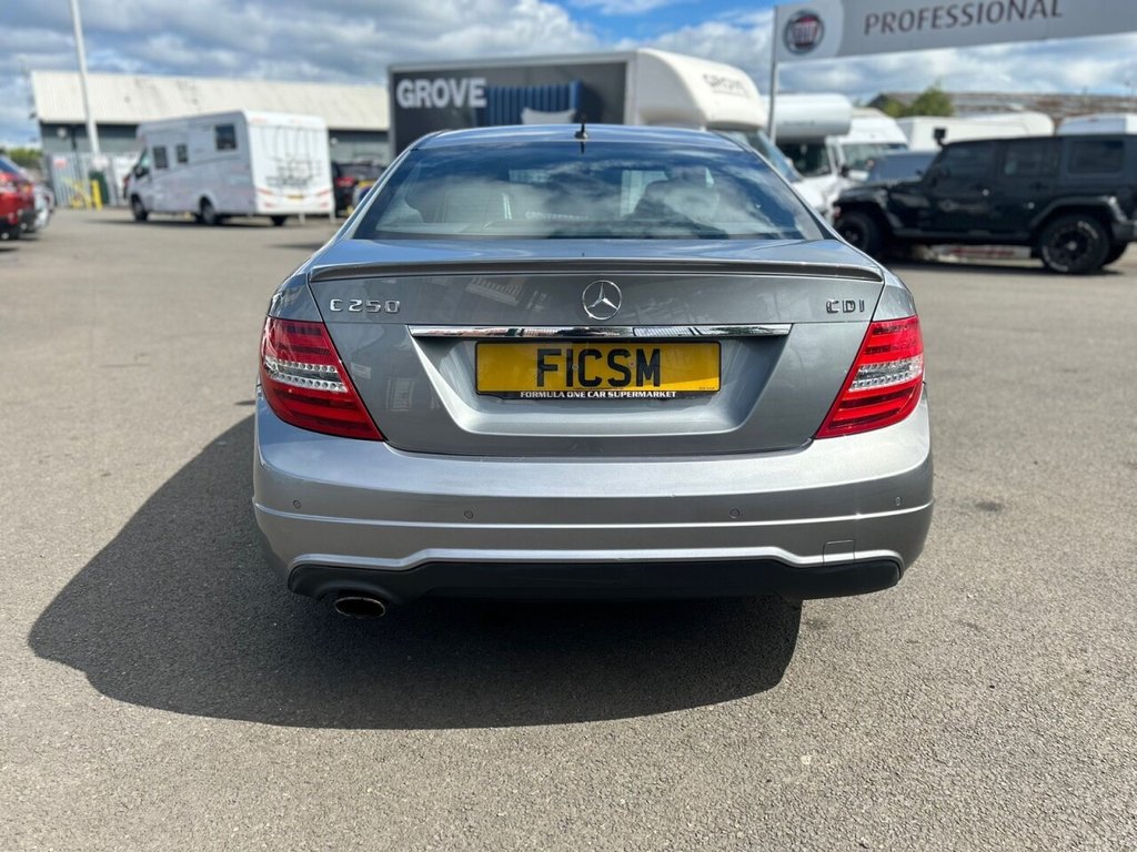 Used Mercedes-Benz C Class 2015 for sale - 77669040: Photo 8